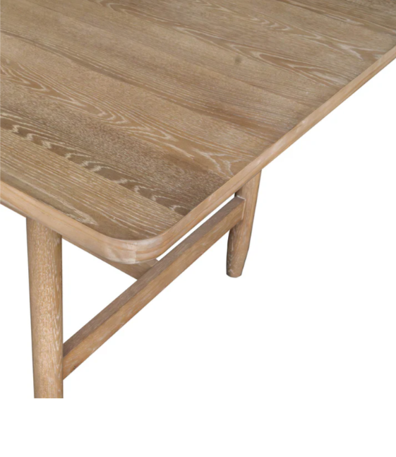 Kamelia Dining Table