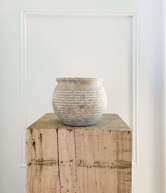 Lazio Rustic Vintage-Style Terracotta Pot with Aged Look