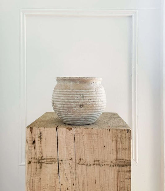 Lazio Rustic Vintage-Style Terracotta Pot with Aged Look